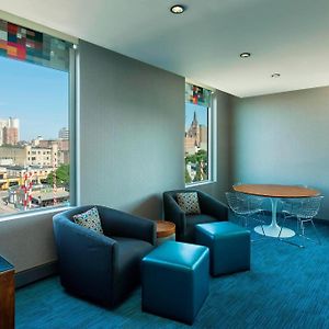 Aloft Hotel Milwaukee Downtown